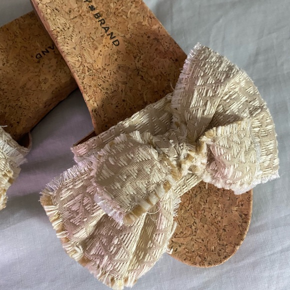 LUCKY BRAND slides NEW Sz 7 /37.5 NWT - Picture 4 of 8